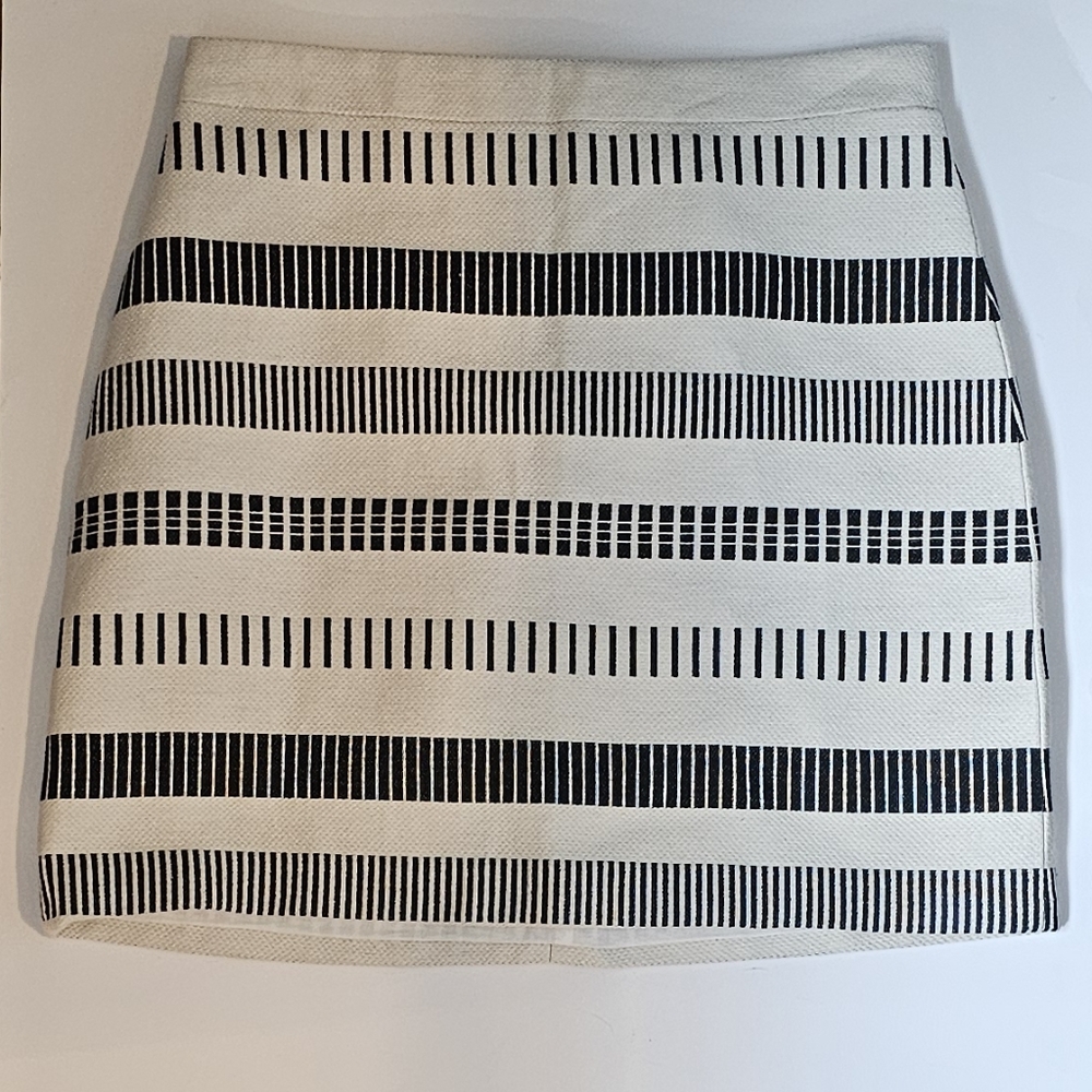 Zara basics black & white mini skirt - M
